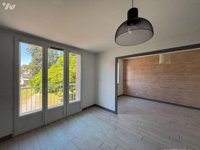 Location Appartement Rue de Nantes, Fougères