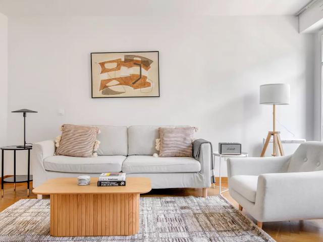 Location Appartement Rue de Savoie, Paris