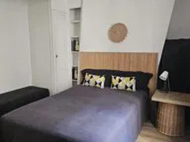 Location Appartement Rue de Saint Quentin, Paris