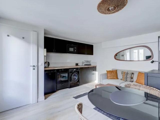 Location Appartement Rue de Poitou, Paris