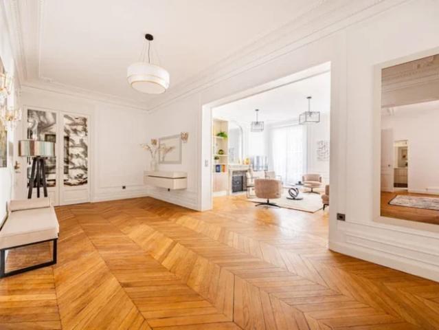Location Appartement Rue de Ponthieu, Paris
