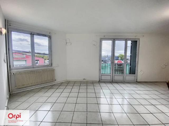 Location Appartement Rue de Pasquis, Montluçon