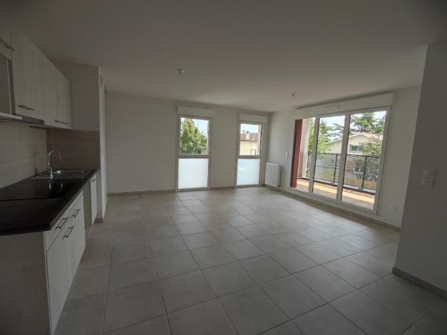 Location Appartement Rue de Pîtres, Franqueville Saint Pierre