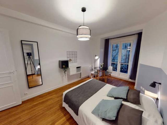 Location Appartement Rue de Prague, Paris
