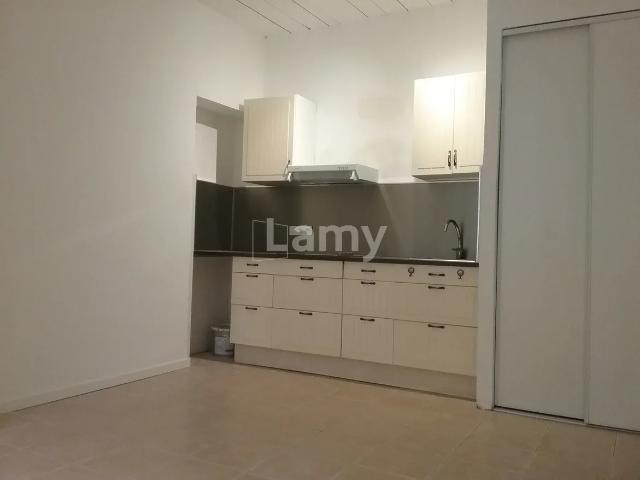 Location Appartement Rue de Puyloubier, Rousset