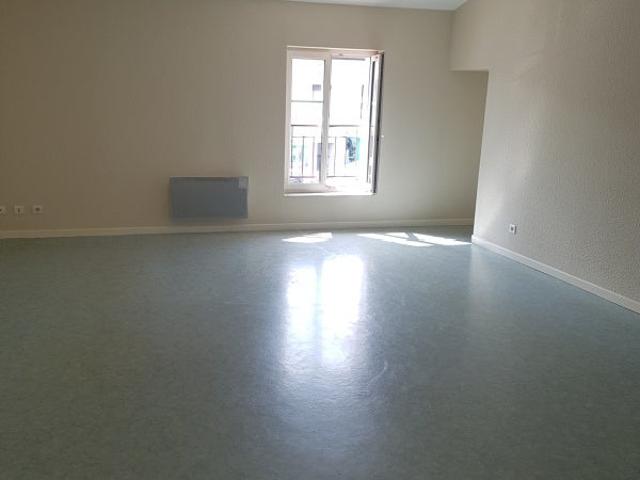 Location Appartement Rue de Pulligny, Autrey