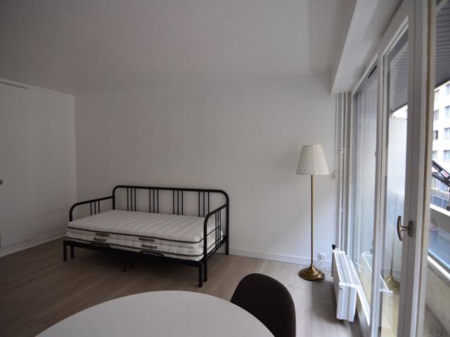 Location Appartement Rue de Tocqueville, Paris