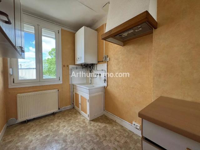 Location Appartement Rue de Tavaux, Molay