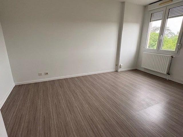 Location Appartement Rue de Tambour, Reims