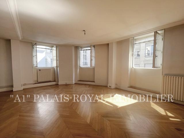 Location Appartement Rue de Valois, Paris
