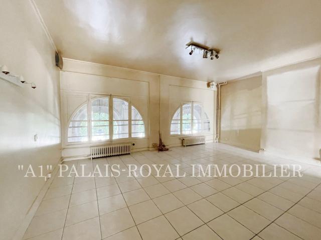 Location Appartement Rue de Valois, Paris