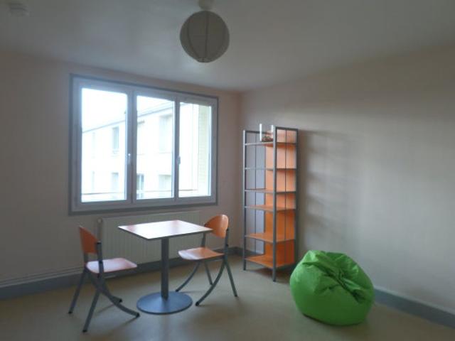 Location Appartement Rue de Verdun, Charolles
