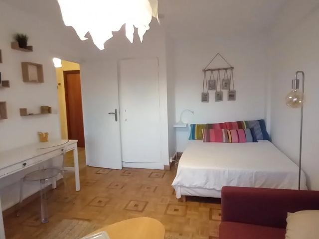 Location Appartement Rue de Village, Marseille