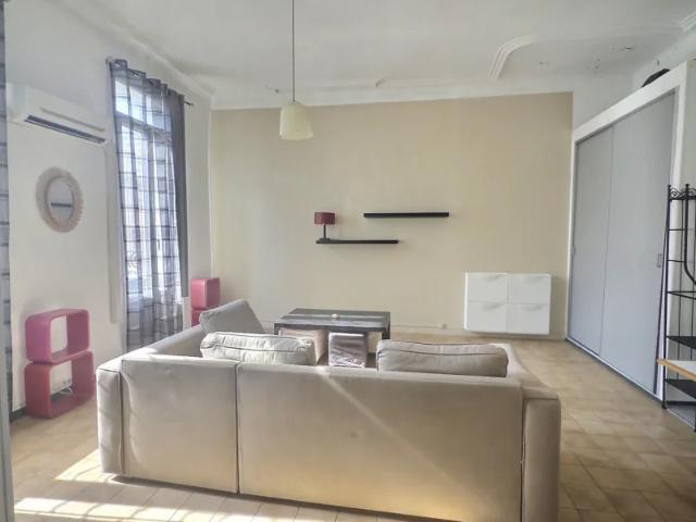Location Appartement Rue Decazes, Marseille