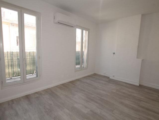 Location Appartement Rue Decazes, Marseille