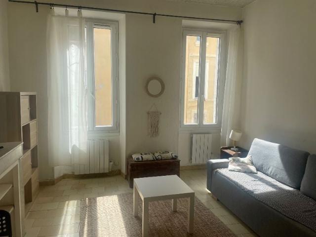 Location Appartement Rue Decazes, Marseille