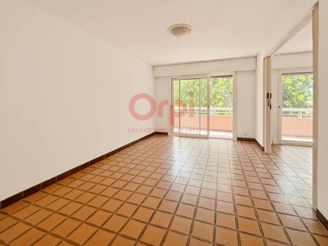 Location Appartement Rue Denis Papin, Fréjus