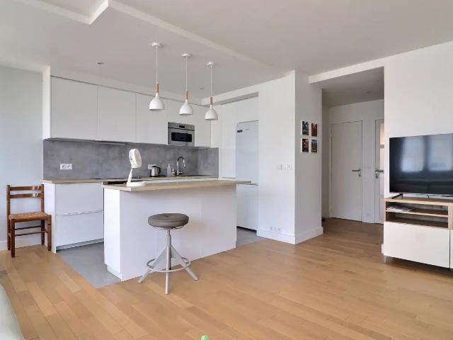 Location Appartement Rue des Mariniers, Paris