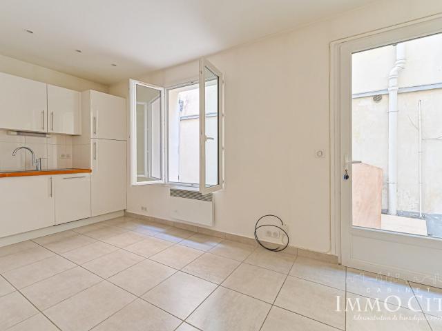 Location Appartement Rue des Moines, Paris