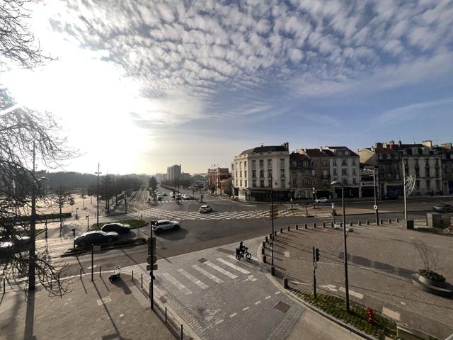 Location Appartement Rue des Augustins, Reims