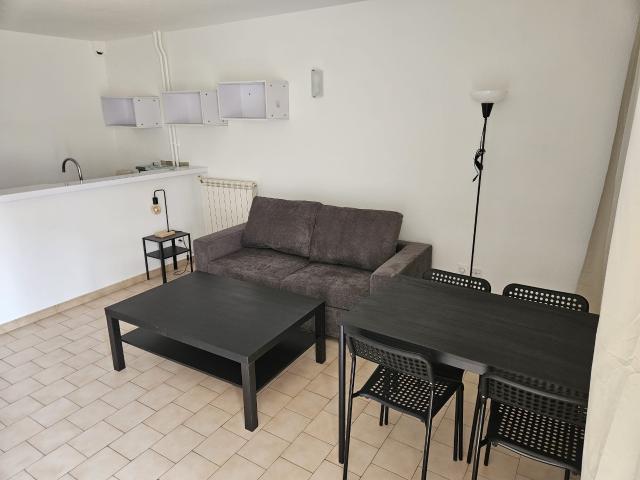 Location Appartement Rue Des Avesnes, Équirre