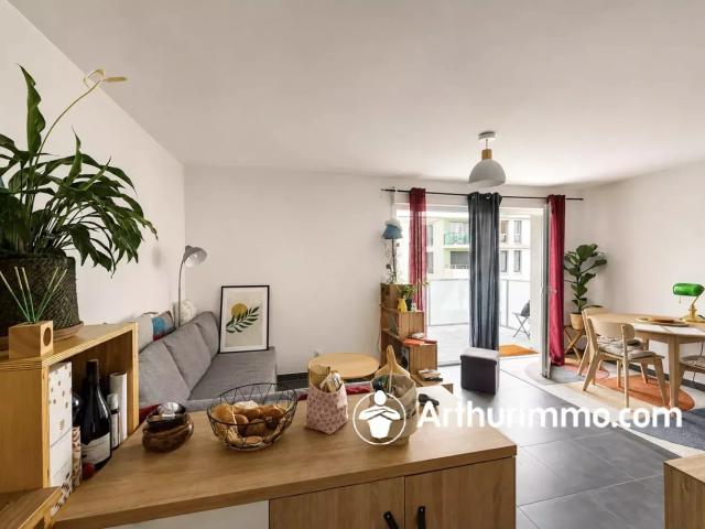 Location Appartement Rue des Alisiers, Argiésans