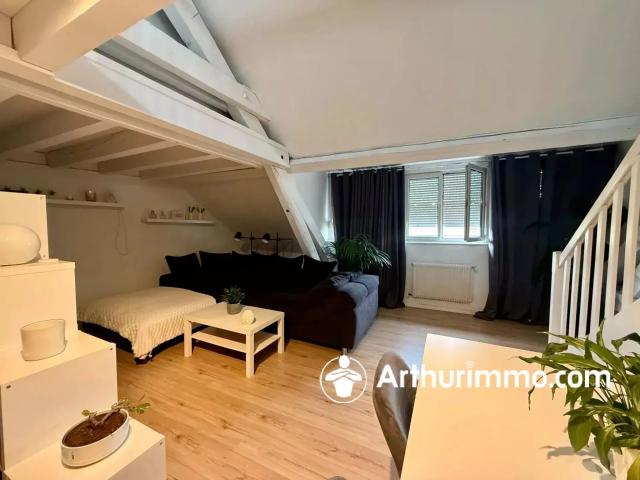 Location Appartement Rue des Alisiers, Argiésans