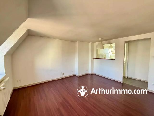 Location Appartement Rue des Alisiers, Argiésans