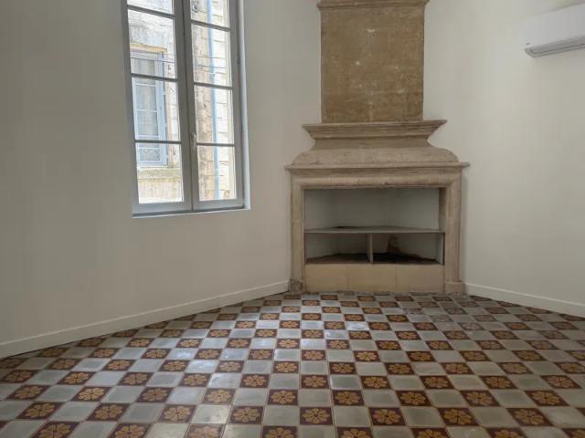 Location Appartement Rue des Anciens Combattants d'Afrique du Nord, Beaucaire
