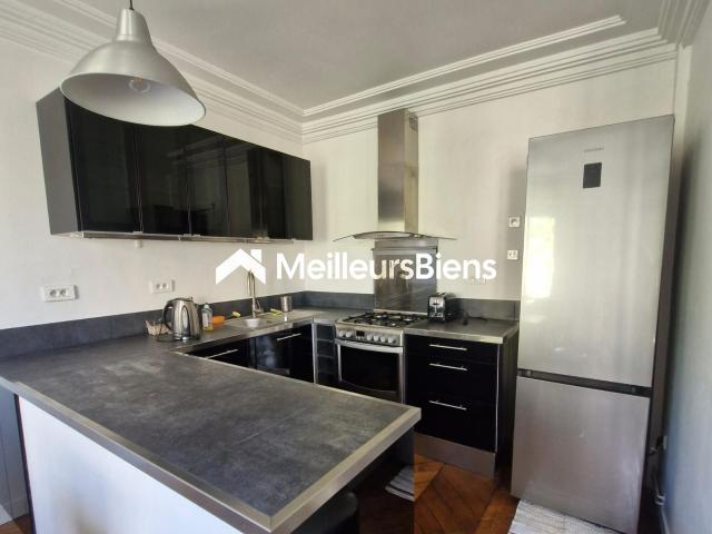 Location Appartement Rue des Archives, Paris