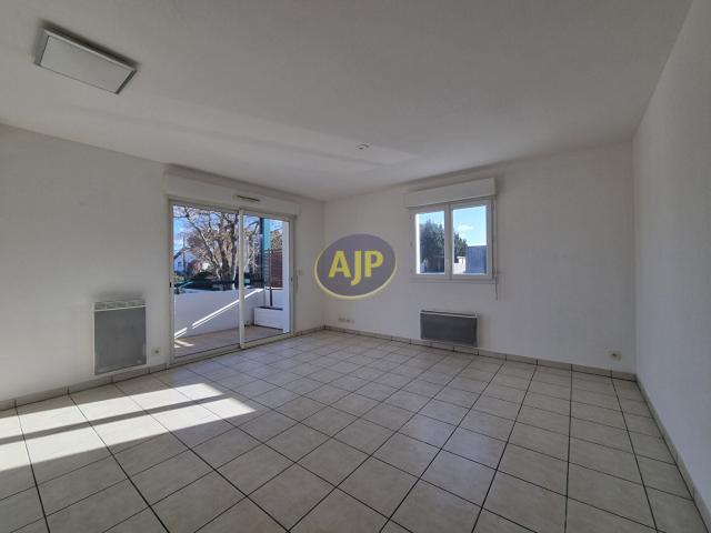 Location Appartement Rue des Arcs Saint Cyprien, Toulouse