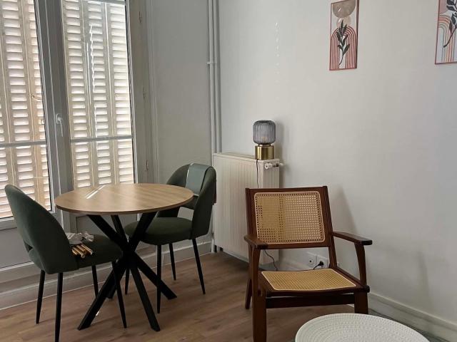 Location Appartement Rue des Bluets, Paris
