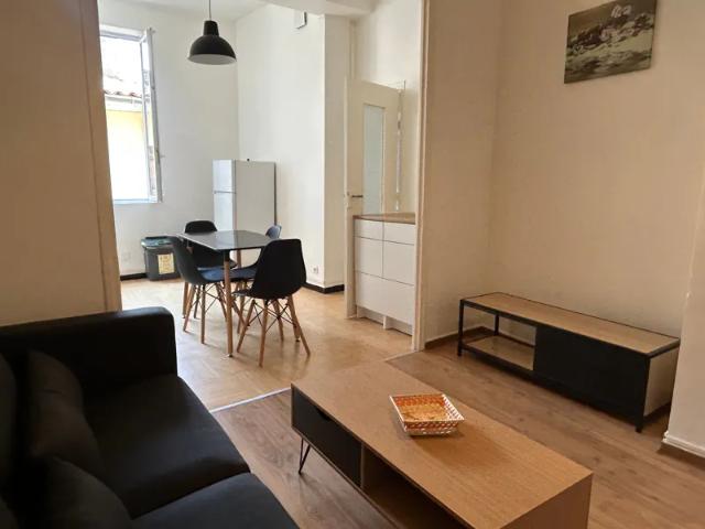 Location Appartement Rue des Capitaines, Vauvert