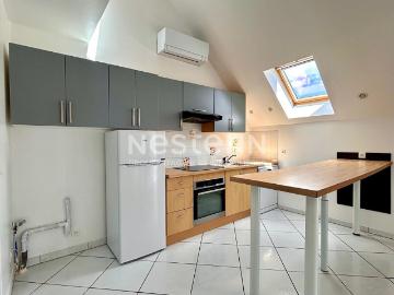 Location Appartement Rue des Carmélites, Bréançon