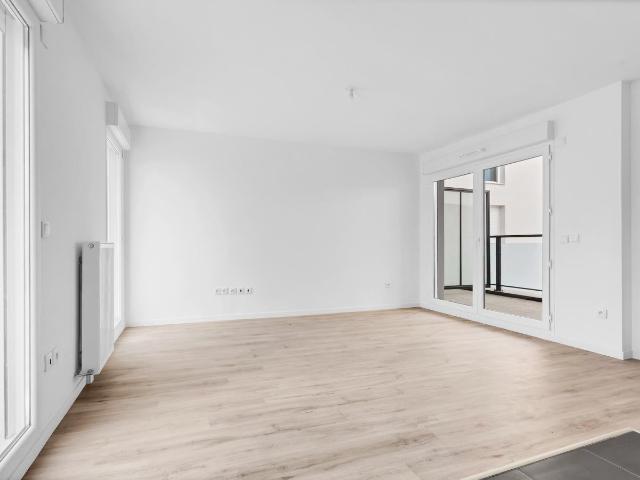 Location Appartement Rue des Cendrennes, Saint Germain lès Arpajon