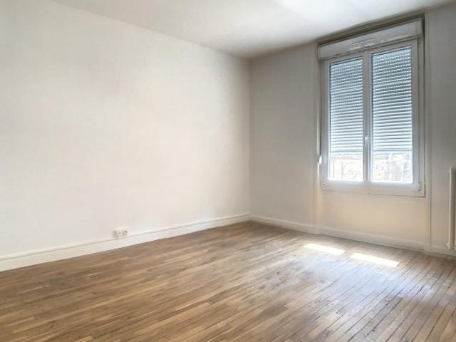 Location Appartement Rue des Chapelains, Reims