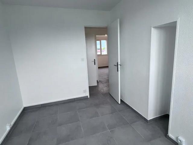Location Appartement Rue des Chartreuses, La Verpillière