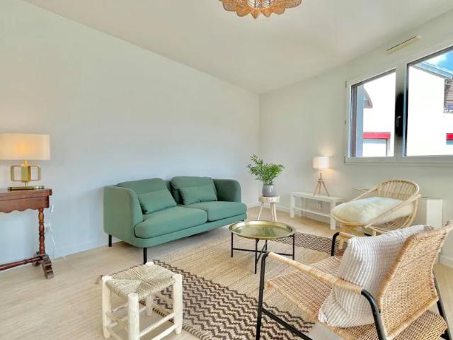 Location Appartement Rue des Charmettes, Villeurbanne