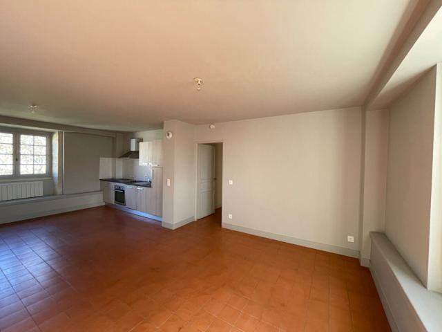 Location Appartement Rue des Chassaintes, Nîmes