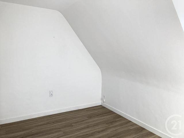 Location Appartement Rue des Chevrins, Tressaint