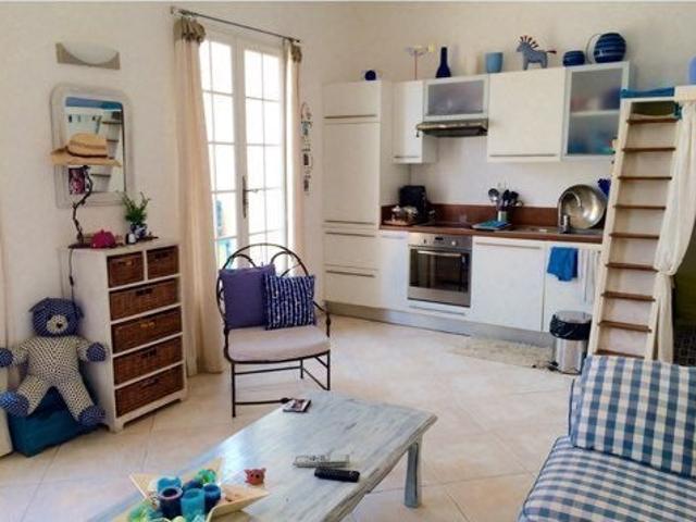 Location Appartement Rue des Écoles, Bandol