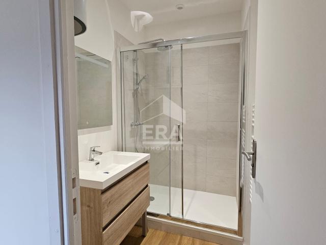 Location Appartement Rue des Écoles, Saint Charles