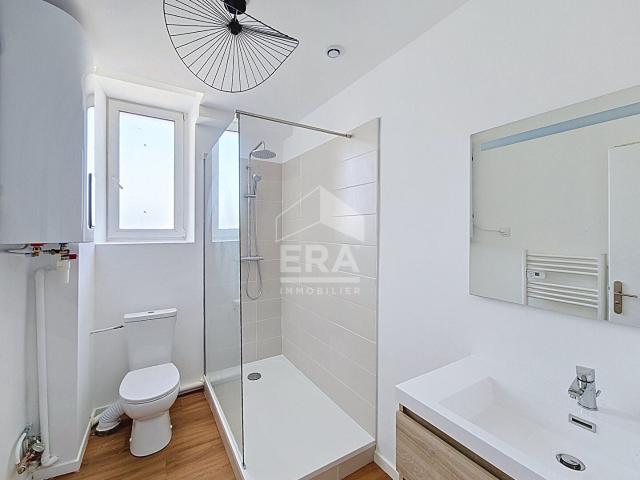 Location Appartement Rue des Écoles, Saint Charles