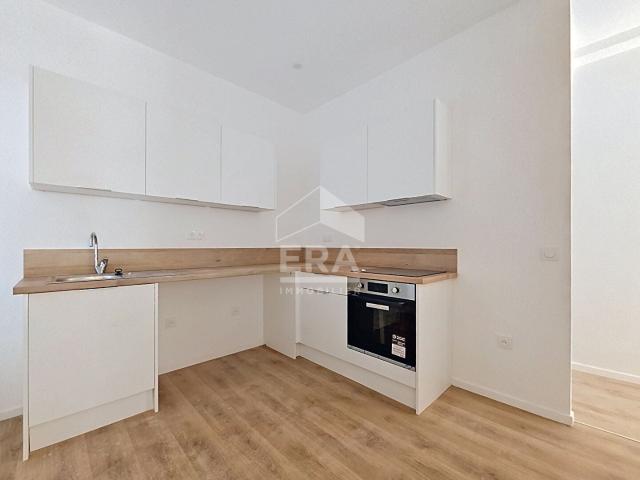 Location Appartement Rue des Écoles, Saint Charles