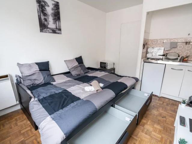 Location Appartement Rue des Envierges, Paris