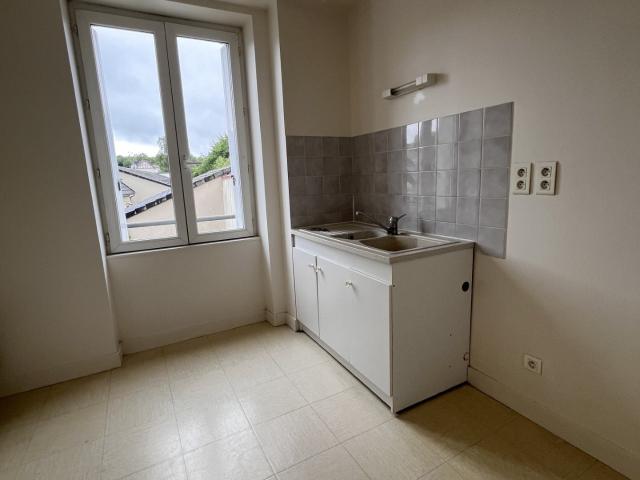Location Appartement Rue des Fossés, La Chapelle d'Angillon