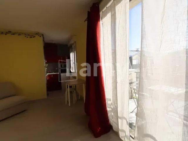 Location Appartement Rue des Frères Lumière, Évry Courcouronnes