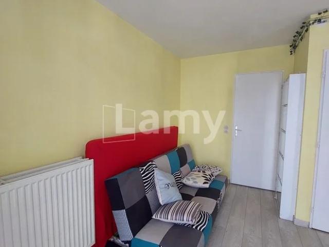 Location Appartement Rue des Frères Lumière, Évry Courcouronnes