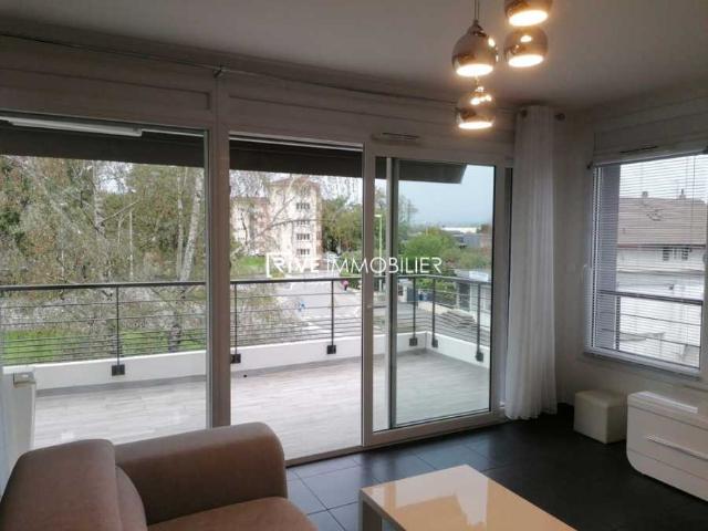 Location Appartement Rue Des Genevrilles, Publier