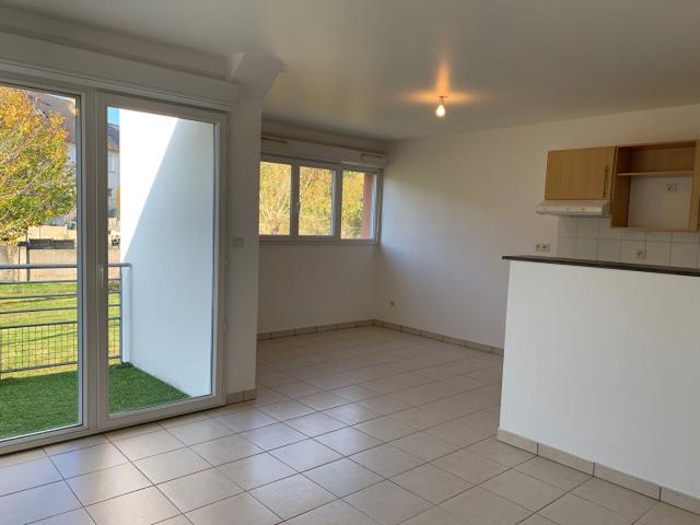 Location Appartement Rue des Grèves, Yffiniac